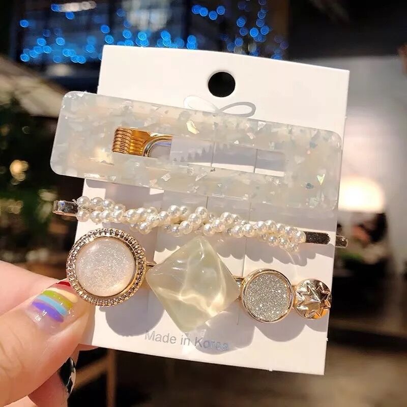 Pearl hair accessories