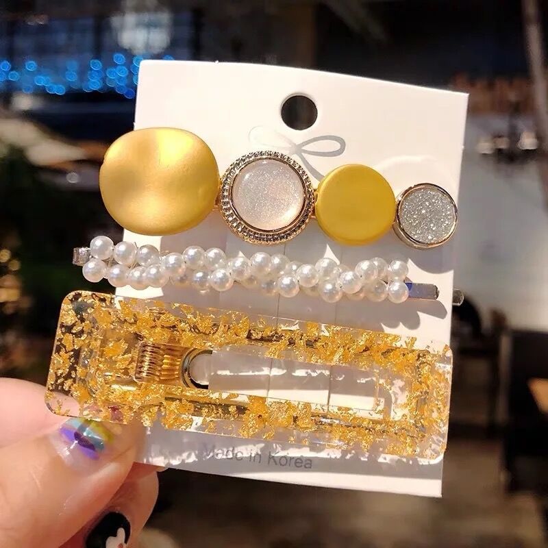 Pearl hair accessories